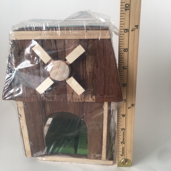 Full Cheeks Small Pet Fir Wood Hideaway & Forage Windmill To Be Fill With Treats - Picture 11 of 12